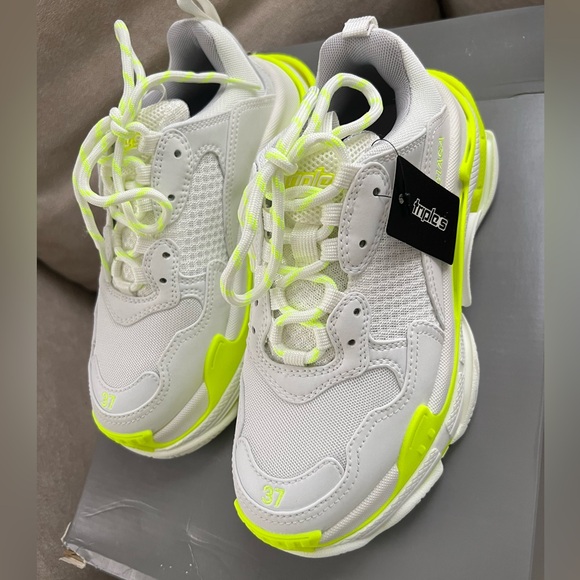 Balenciaga Triple S Monocolor/Fluo Accent/NW - Picture 1 of 8